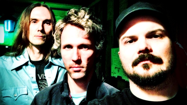 Song Premiere: Floor -