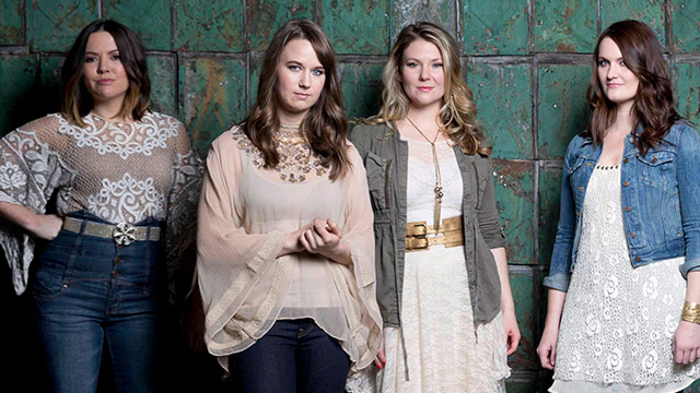 Album Premiere: Sweet, Harmonious Bluegrass from Della Mae