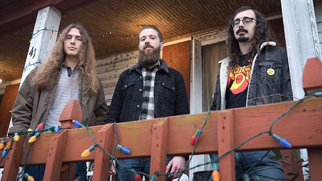 Song Premiere: Dirty Streets, "Distractions"