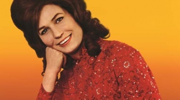 Honky Tonk Girl: Loretta Lynn, 1932-2022