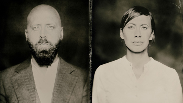 Video Premiere: Hundreds -