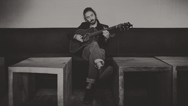 Album Premiere: Jeremy Loops, 'Trading Change'